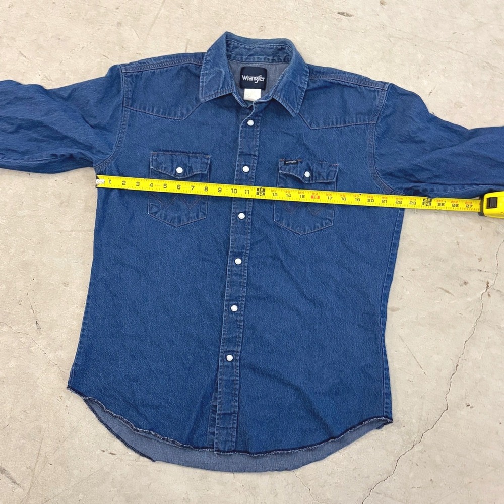 Wrangler Mens Denim Western Pearl Snap Shirt Indigo Blue Long Sleeve Raw Hem M - Picture 4 of 6